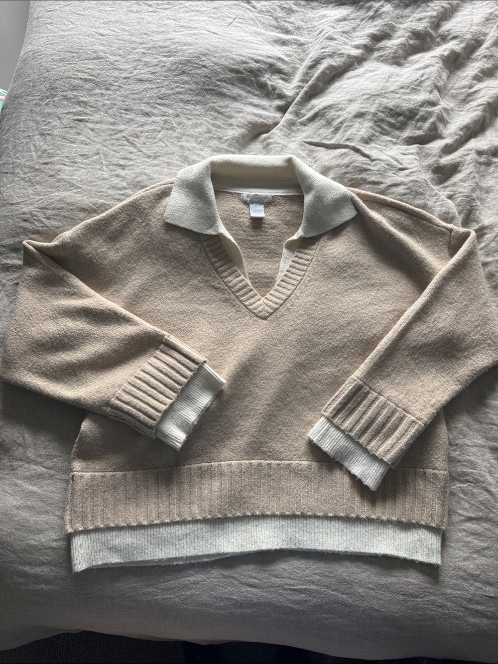 Design History Beige and Cream V-Neck Collared Sweater